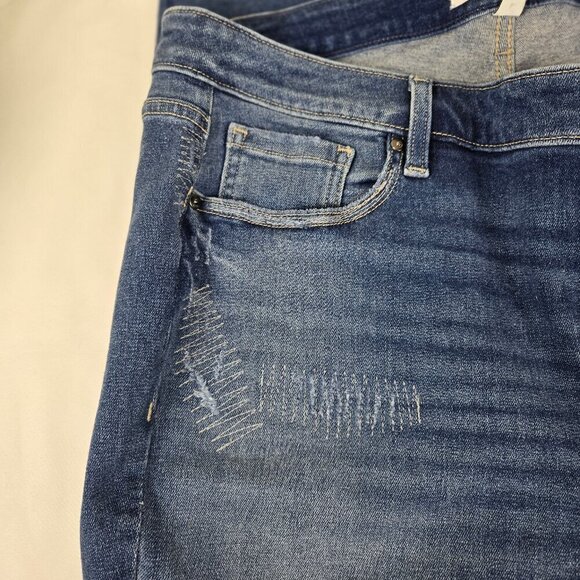 Lane Bryant Size 20 Mid-Rise Skinny Jean Flex Magic Waistband Distressed NWT - Picture 2 of 16